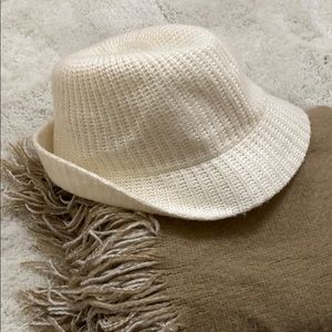 Gap cream Fedora Hat